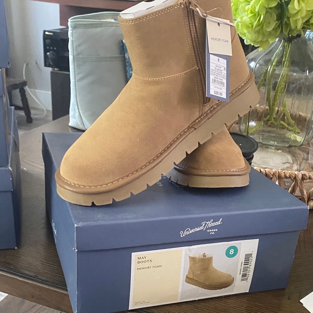 Universal Thread Light Brown Memory Foam Boots